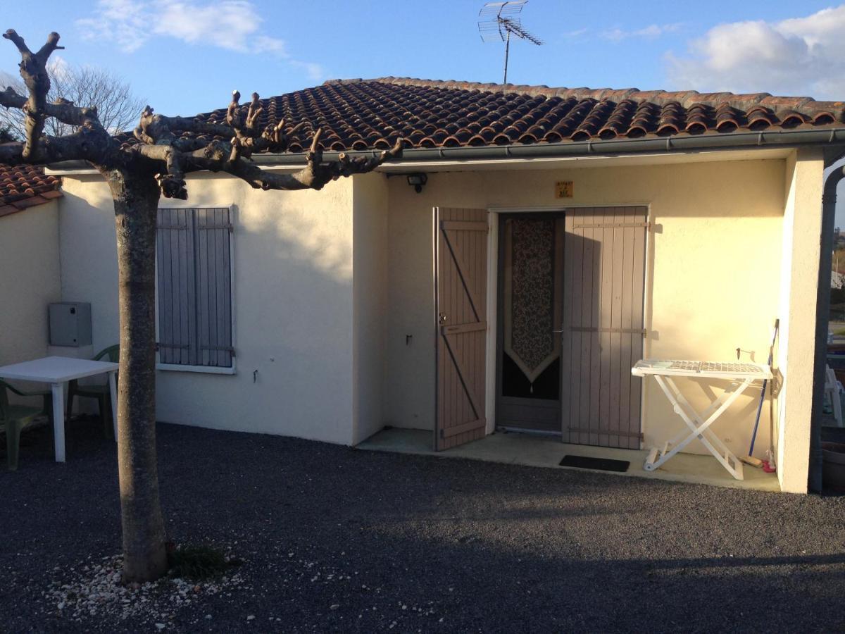 Residence Les Plus Pres Jonzac Exterior foto